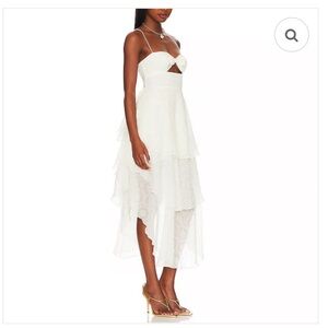 MAJORELLE Catarah Gown in Ivory
